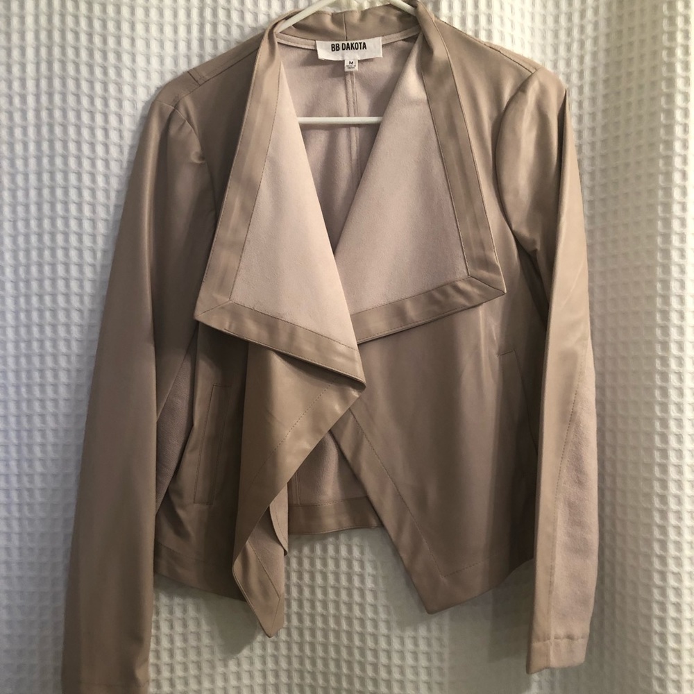 Cute faux leather/suede pink jacket!